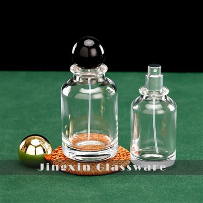 ขวดน้ำหอมแก้วพร้อมฝาพลาสติก